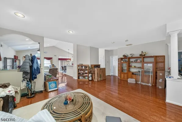 Property Slideshow image 3 of 24 | 14 daulton dr, Franklin Twp., NJ, 08873