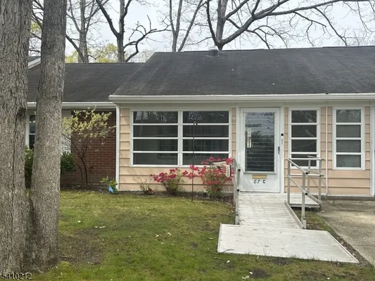 Property Slideshow image 2 of 24 | 87 dorchester dr 1003, Lakewood Twp., NJ, 08701