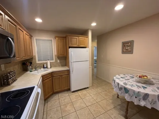 Property Slideshow image 3 of 17 | 32 dickinson ct, Middletown Twp., NJ, 07701