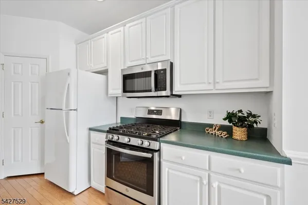 Property Slideshow image 3 of 37 | 1303 johnson dr, Rockaway Twp., NJ, 07866