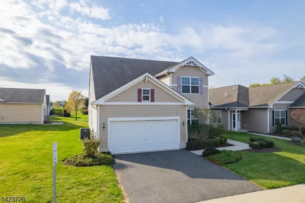 Property Slideshow image 3 of 42 | 90 schindler ct, Franklin Twp., NJ, 08873