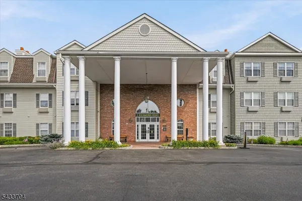 Property Slideshow image 2 of 26 | 2 richmond rd 302, West Milford Twp., NJ, 07480