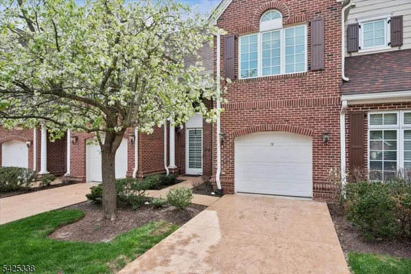 Property Slideshow image 2 of 32 | 28 schmidt cir, Watchung Boro, NJ, 07069