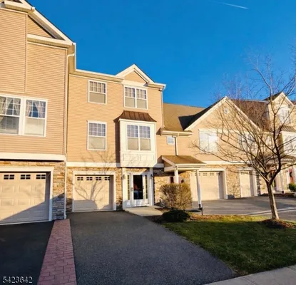 Property Slideshow image 2 of 32 | 46 junegrass way, Allamuchy Twp., NJ, 07840