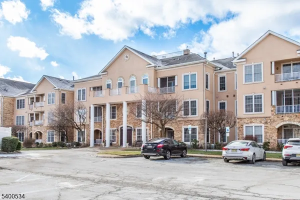 Property Slideshow image 2 of 20 | 4300 cleveland ln, Rockaway Boro, NJ, 07866