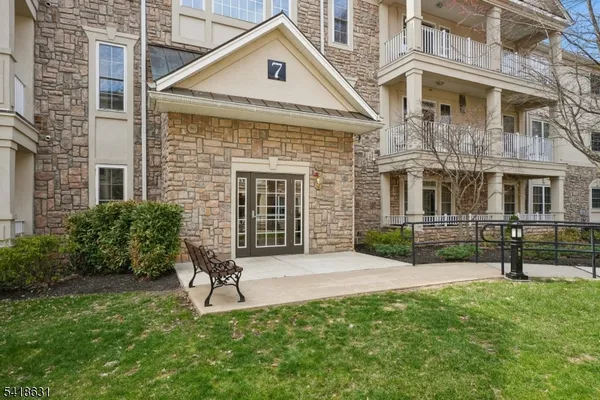 Property Slideshow image 2 of 37 | 706 holly ln, Cedar Grove Twp., NJ, 07009