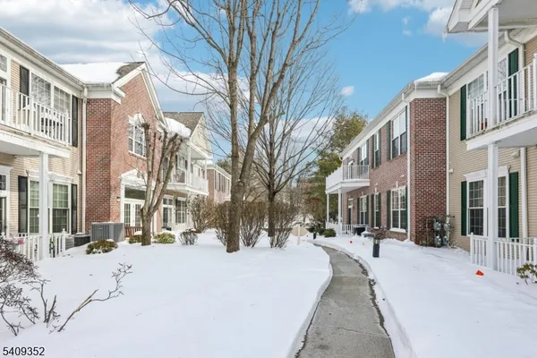 Property Slideshow image 3 of 34 | 109 four seasons dr, Wayne Twp., NJ, 07470