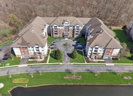 Property Slideshow image 2 of 49 | 5213 warrens way 213, Wanaque Boro, NJ, 07465