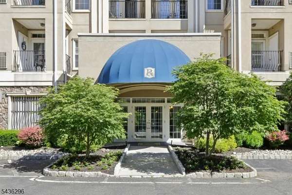 Property Slideshow image 3 of 50 | 9104 ravenscroft rd, Clifton City, NJ, 07013