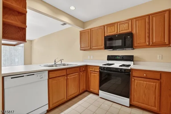 Property Slideshow image 3 of 34 | 1209 johnson dr, Rockaway Twp., NJ, 07866