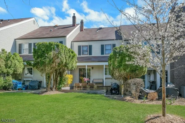 Property Slideshow image 3 of 42 | 14 pembroke dr, Mendham Boro, NJ, 07945