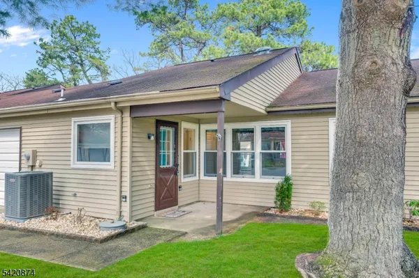 Property Slideshow image 2 of 40 | 945 liverpool cir, Manchester Twp., NJ, 08759