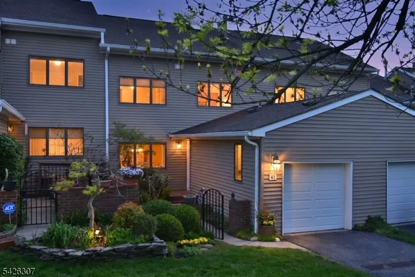Property Slideshow image 3 of 50 | 41 litchult ln, Mahwah Twp., NJ, 07430