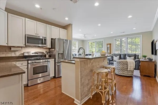 Property Slideshow image 2 of 33 | 17 lara pl, Warren Twp., NJ, 07059