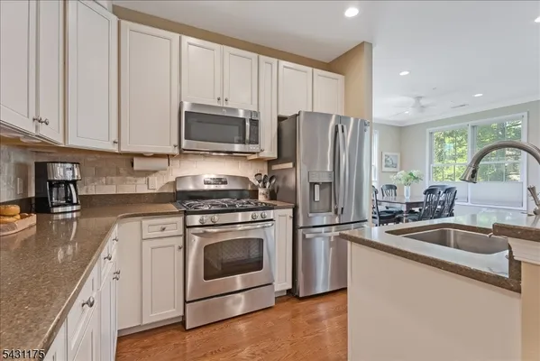 Property Slideshow image 3 of 33 | 17 lara pl, Warren Twp., NJ, 07059