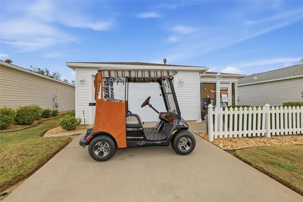 Property Slideshow image 2 of 33 | 1639 allendale pl, The Villages, FL, 32162