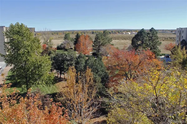 Property Slideshow image 2 of 25 | 13952 e marina dr 606, Aurora, CO, 80014