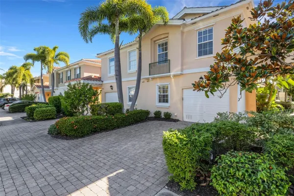 Property Slideshow image 2 of 72 | 7860 bergamo ave, Sarasota, FL, 34238