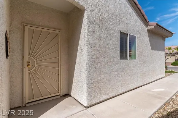 Property Slideshow image 2 of 58 | 7925 fantail dr, North Las Vegas, NV, 89084