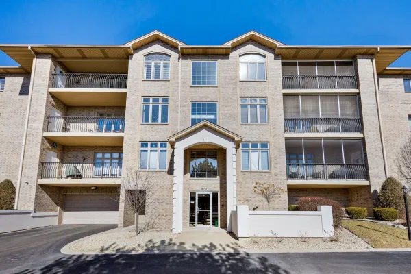 Property Slideshow image 2 of 26 | 18630 pine lake dr 2c, Tinley Park, IL, 60477