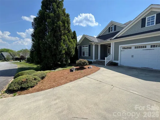 Property Slideshow image 3 of 32 | 25 copper ct, Hendersonville, NC, 28792