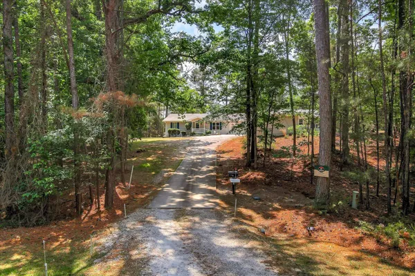 Property Slideshow image 3 of 59 | 136 / 138 edmunds cemetery rd, Mccormick, SC, 29835