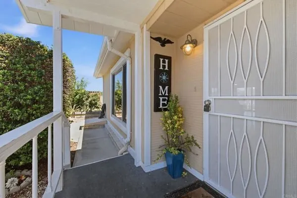 Property Slideshow image 2 of 45 | 5244 weymouth way, Oceanside, CA, 92057