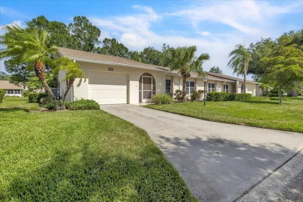 Property Slideshow image 2 of 42 | 3979 oakhurst blvd 3083, Sarasota, FL, 34233