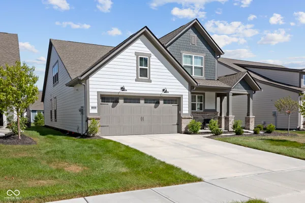 Property Slideshow image 2 of 40 | 335 ehrlich ln, Westfield, IN, 46074