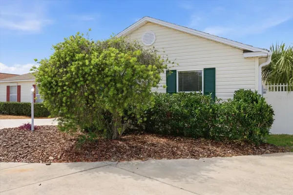 Property Slideshow image 3 of 44 | 2445 greenhill trl, The Villages, FL, 32162