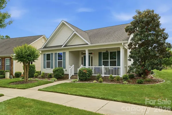 Property Slideshow image 2 of 36 | 18006 coulter pkwy, Cornelius, NC, 28031