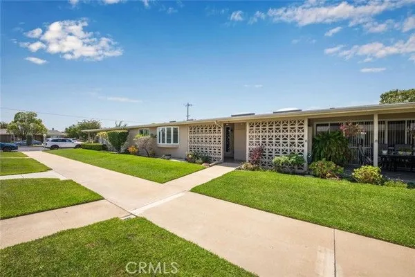 Property Slideshow image 2 of 33 | 13350 saint andrews dr, Seal Beach, CA, 90740