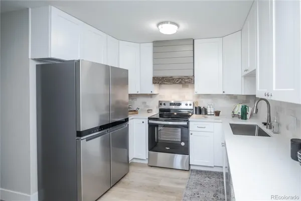 Property Slideshow image 2 of 34 | 9155 e center ave 4b, Denver, CO, 80247