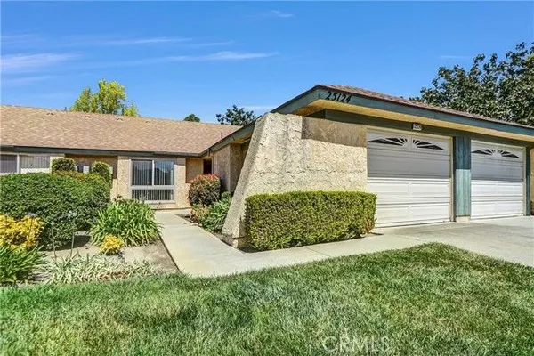 Property Slideshow image 2 of 22 | 25124 village 25 25, Camarillo, CA, 93012
