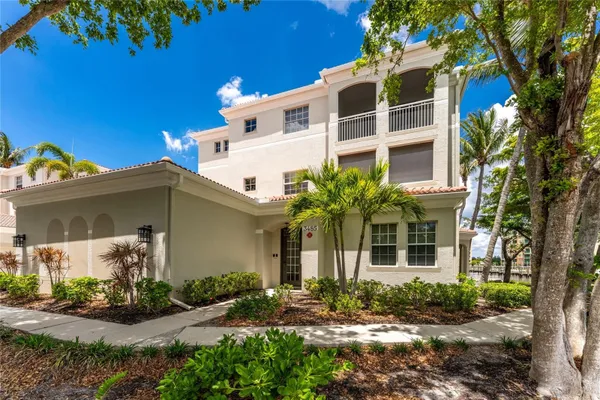 Property Slideshow image 3 of 61 | 3485 sunset key cir 101, Punta Gorda, FL, 33955