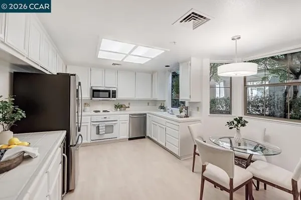 Property Slideshow image 2 of 51 | 5920 horsemans canyon dr 4a, Walnut Creek, CA, 94595
