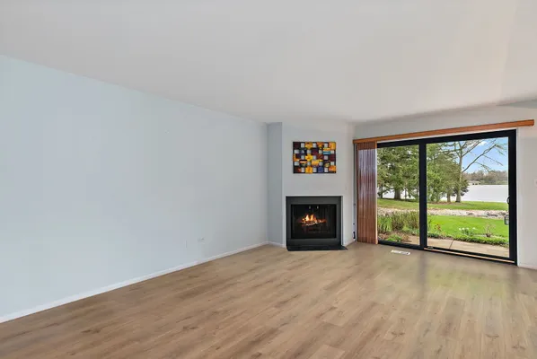 Property Slideshow image 3 of 43 | 287 deer trail ct d, Lake Barrington, IL, 60010