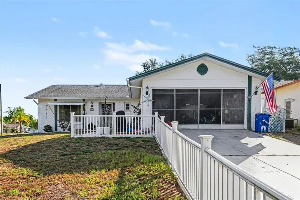 Property Slideshow image 2 of 25 | 8515 cedarview ct, Port Richey, FL, 34668
