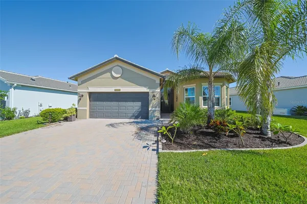 Property Slideshow image 3 of 58 | 4920 sevilla shores dr, Wimauma, FL, 33598