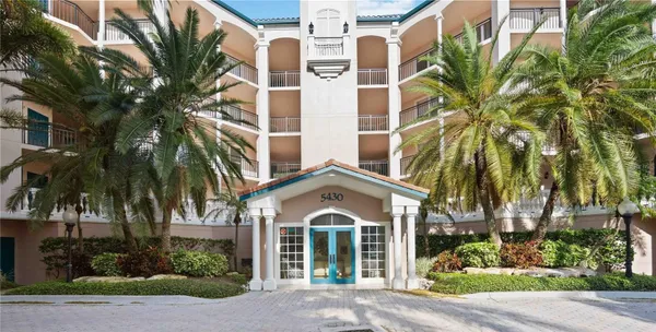 Property Slideshow image 2 of 26 | 5430 eagles point cir 104, Sarasota, FL, 34231