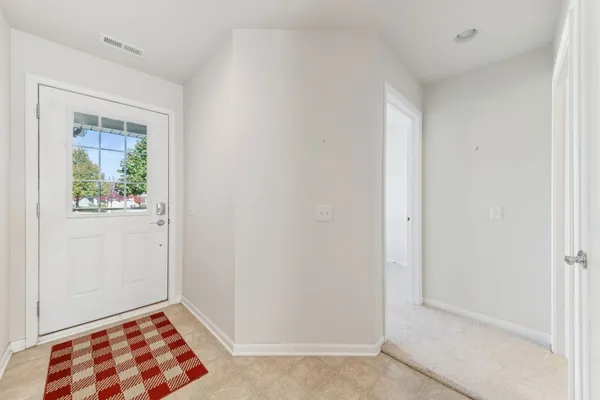 Property Slideshow image 2 of 28 | 2920 stoney creek dr, Elgin, IL, 60124