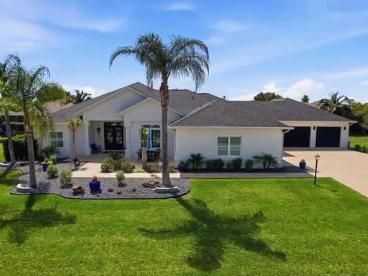 Property Slideshow image 3 of 69 | 858 pinckney ln, The Villages, FL, 32162