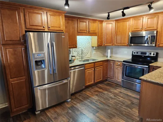 Property Slideshow image 2 of 24 | 610 s clinton st 4a, Denver, CO, 80247