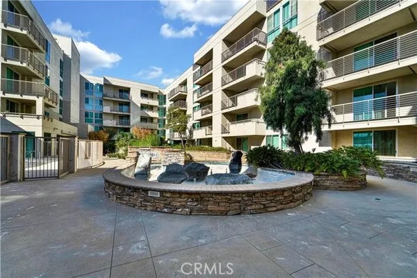 Property Slideshow image 2 of 48 | 267 s san pedro st 218, Los Angeles, CA, 90012