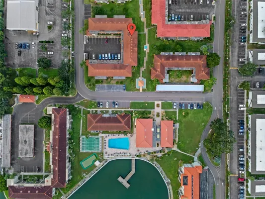 Property Slideshow image 3 of 27 | 19029 us highway 19 n apt 6-16, Clearwater, FL, 33764