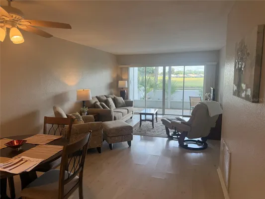 Property Slideshow image 3 of 55 | 404 cerromar cir 115, Venice, FL, 34293