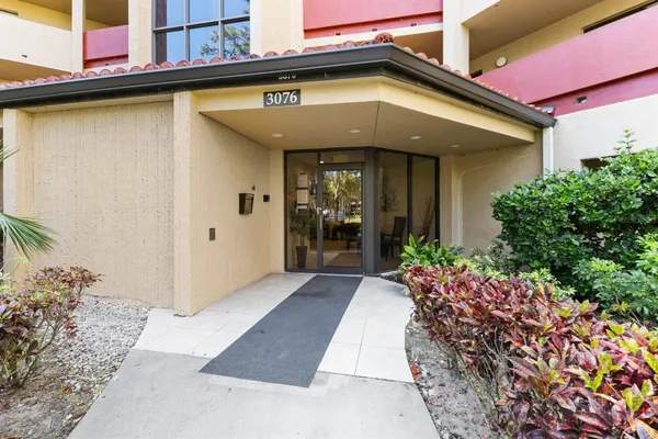 Property Slideshow image 3 of 75 | 3076 eastland blvd 404, Clearwater, FL, 33761