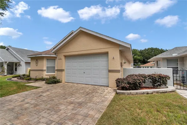 Property Slideshow image 2 of 39 | 9152 sw 91st cir, Ocala, FL, 34481