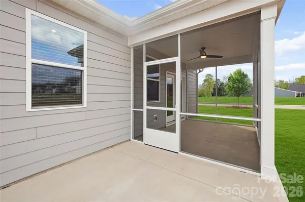 Property Slideshow image 2 of 35 | 1008 garfield rd, Sherrills Ford, NC, 28673