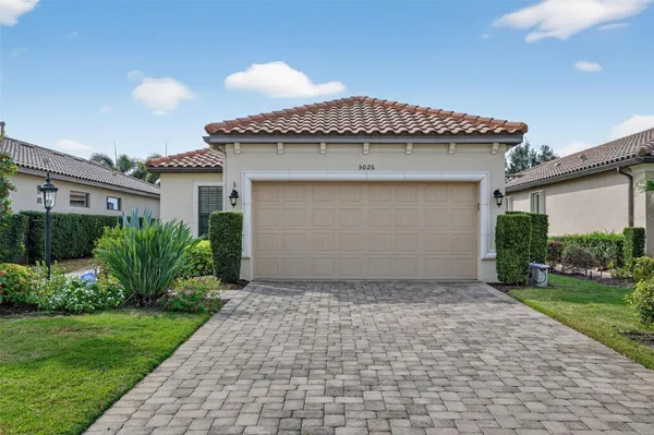 Property Slideshow image 2 of 77 | 5026 serata dr, Bradenton, FL, 34211
